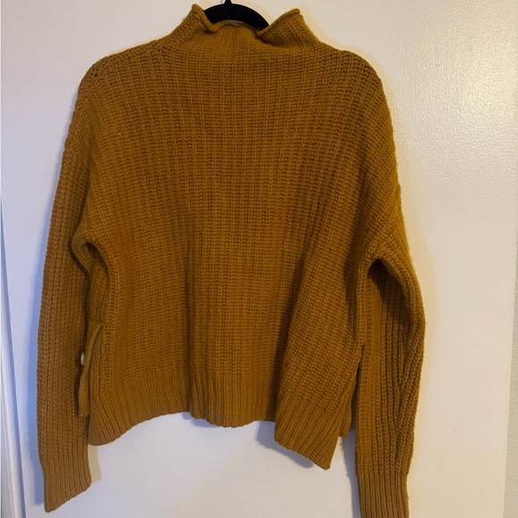 Madewell Sweaters - Madewell Mustard yellow sweater